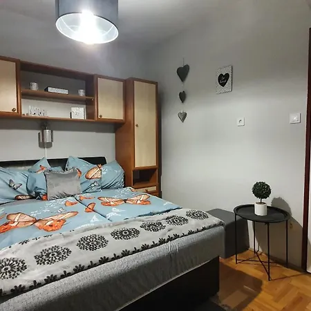 Agnes Vendeghazak Siofok-apartman 2 *
