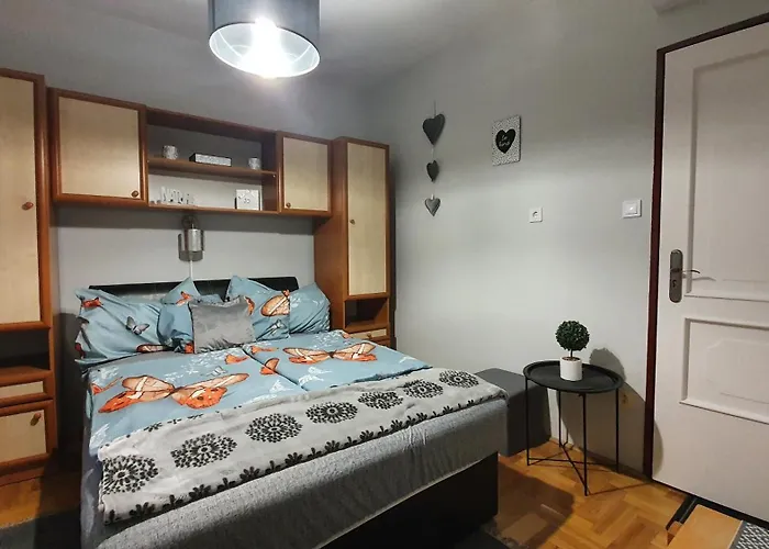 Agnes Vendeghazak Siofok-apartman 2 *